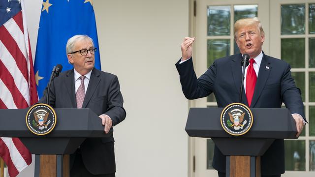 La perspective d'un accord entre l'Union européenne et les Etats-Unis doit permettre une détente sur le front commercial. [Keystone - Jim Lo Scalzo]