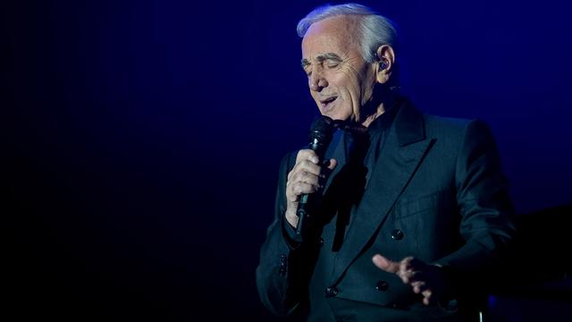 Charles Aznavour sur scène à Tours en 2011. [AFP - Guillaume Souvant]