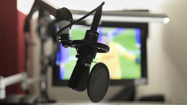 Les radios et TV régionales recevront une plus grande part de la redevance. [KEYSTONE - Gaetan Bally]