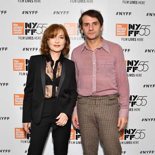 L'actrice Isabelle Huppert et le réalisateur Serge Bozon. [Getty Images/AFP - Dia Dipasupil]