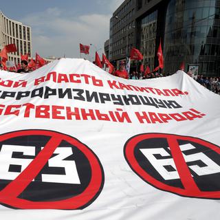 Les Russes ont manifesté ce samedi 28 juillet contre la réforme des retraites. [Keystone - Maxim Shipenkov - EPA]