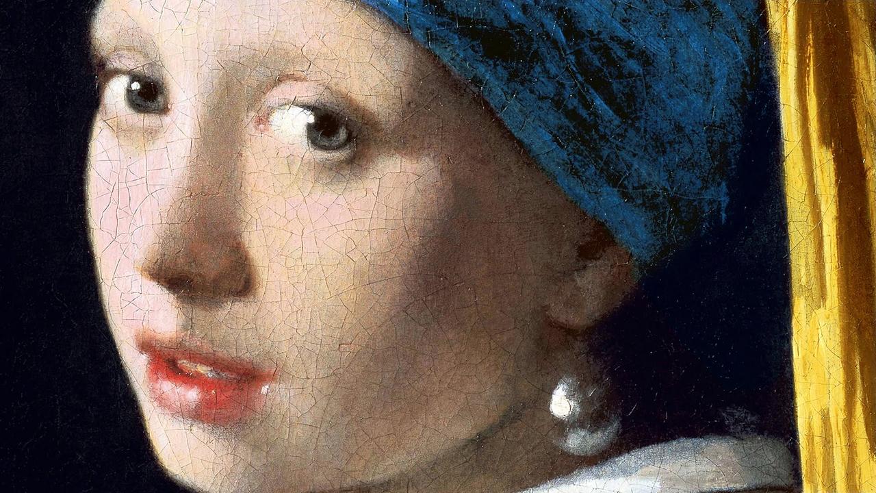 Gros plan du tableau "La Jeune fille à la perle" du peintre néerlandais Johannes Vermeer (v.1665).