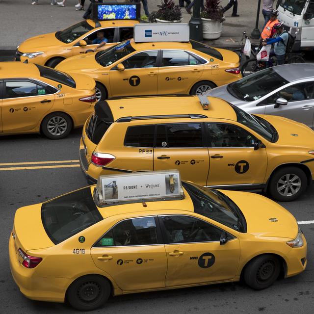 New York plafonne le nombre de licences Uber et Lyft. [Keystone - AP Photo/Mary Altaffer]