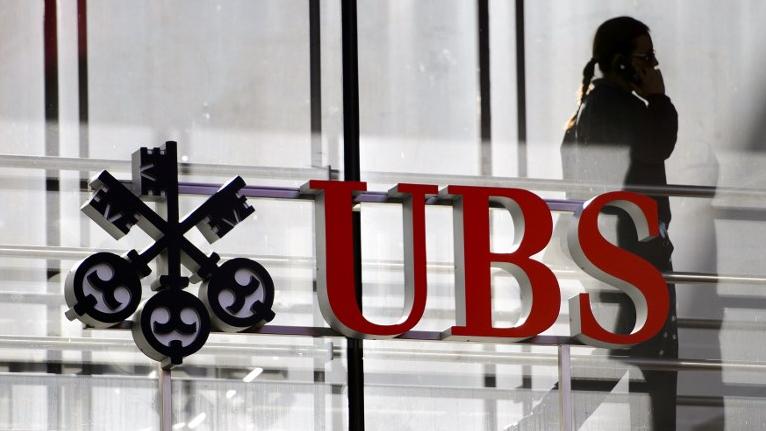 l'Etat français réclame 1,6 milliard d'euros à UBS, soit environ 1,8 milliard de francs. [AFP - Fabrice Coffrini]