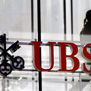 l'Etat français réclame 1,6 milliard d'euros à UBS, soit environ 1,8 milliard de francs. [AFP - Fabrice Coffrini]
