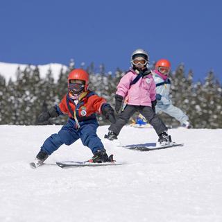 L'avenir du financement des camps de ski rebondit au Conseil des Etats. [Keystone - Gaetan Bally]