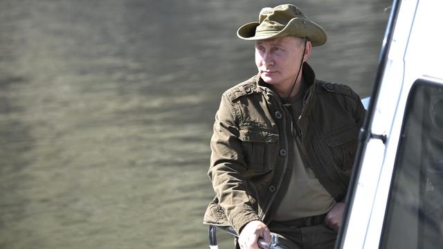 Opération séduction de Vladimir Poutine dans une émission télévisée en Russie. [Russian Presidential Press and Information Office/Anadolu Agency/AFP]