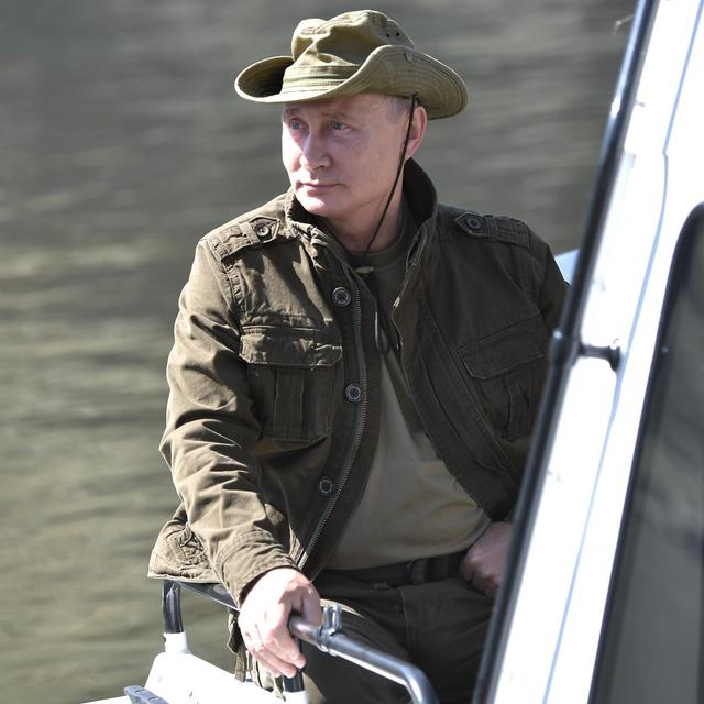 Opération séduction de Vladimir Poutine dans une émission télévisée en Russie. [Russian Presidential Press and Information Office/Anadolu Agency/AFP]
