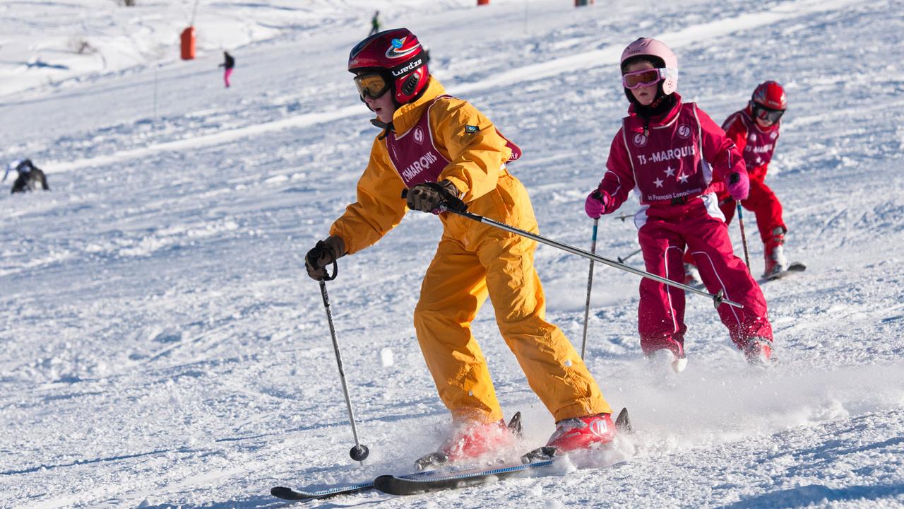A Fribourg, les camps de ski sont inscrits dans la loi scolaire. [Hemis/AFP - Franck Guiziou]