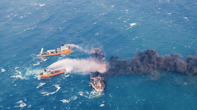 Le tanker avait pris feu le 6 janvier en entrant en collision avec un navire de fret chinois. [Transport ministry of China - AFP]