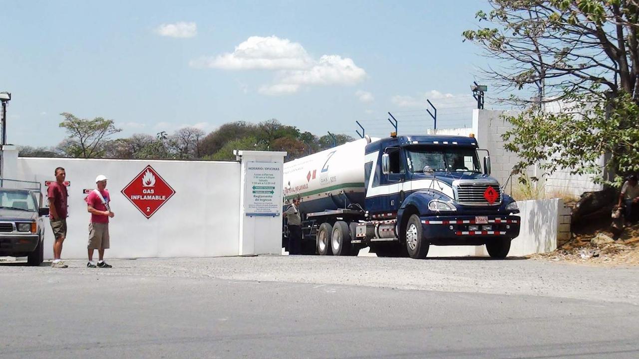 Un camion de l'entreprise Gas Nacional Zeta, au centre d'une bataille juridique qui passe par la Suisse.