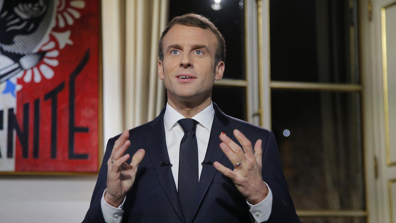 Le président français Emmanuel Macron lors de son allocution de Nouvel An 2019. [AP Photo - Michel Euler]