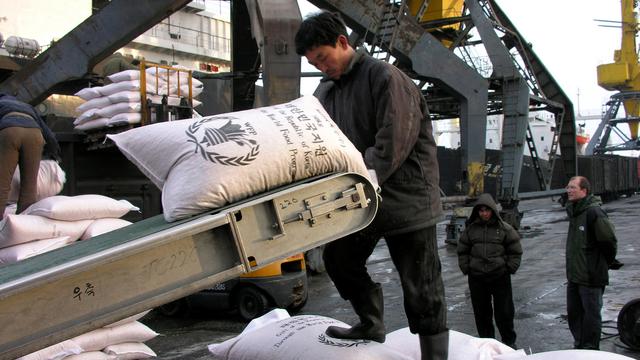 Le Programme alimentaire mondial (PAM) tire la sonnette d'alarme: il manque drastiquement d'argent pour venir en aide à la population de Corée du Nord. [AP/PAM/Keystone - Gerald Bourke]