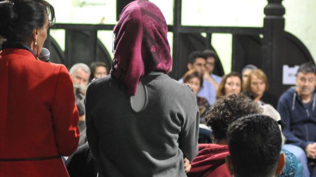 La performance théâtrale Actions, de Yan Duyvendak, Nicolas Cilins et Nataly Sugnaux, sur la migration et l'accueil des réfugiés. [DR]