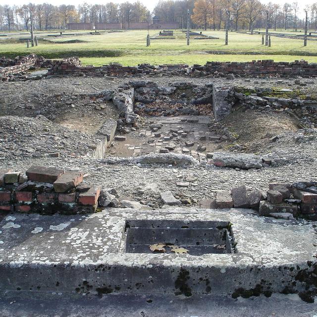 Ruines du crématoire IV, Auschwitz Birkenau [Wikipedia - Diether]