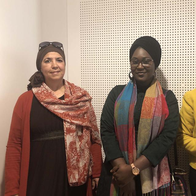 De g. à dr.: Asma Lamrabet, Maimouna Eliane Thior et Fatiha Benahmed. [RTSreligion - Gabrielle Desarzens]