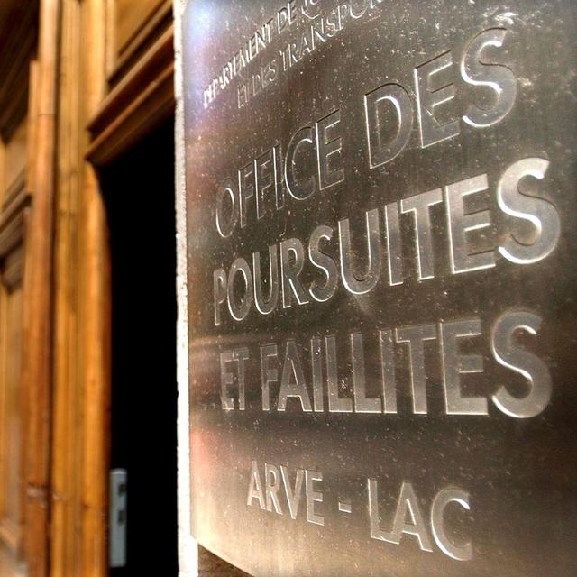 L'entrée de l'Office des poursuites et faillites Arve-Lac à Genève. [Keystone - Laurent Gilliéron]