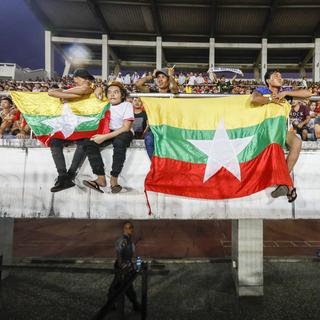 Des supporters de football birmans. [EPA/Keystone - Lynn Bo Bo]