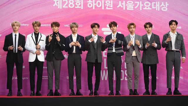 Le groupe de K-Pop sud-coréen Stray Kids sur le tapis rouge des Seoul Music Awards en janvier 2019. [AFP - Jung Yeon-je]