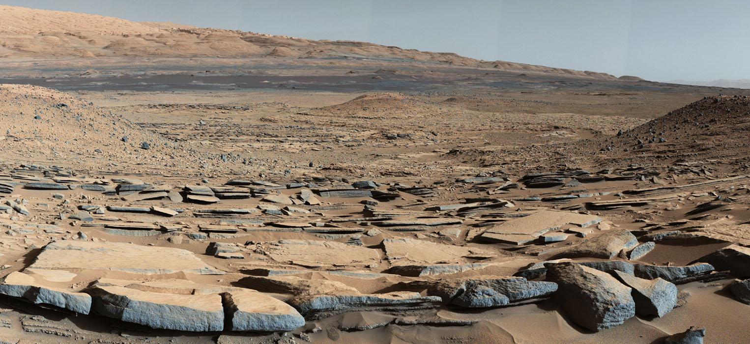 Une vue de la formation nommée "Kimberley" sur Mars. De l'eau coulait probablement vers ce bassin. [JPL/NASA - Curiosity]