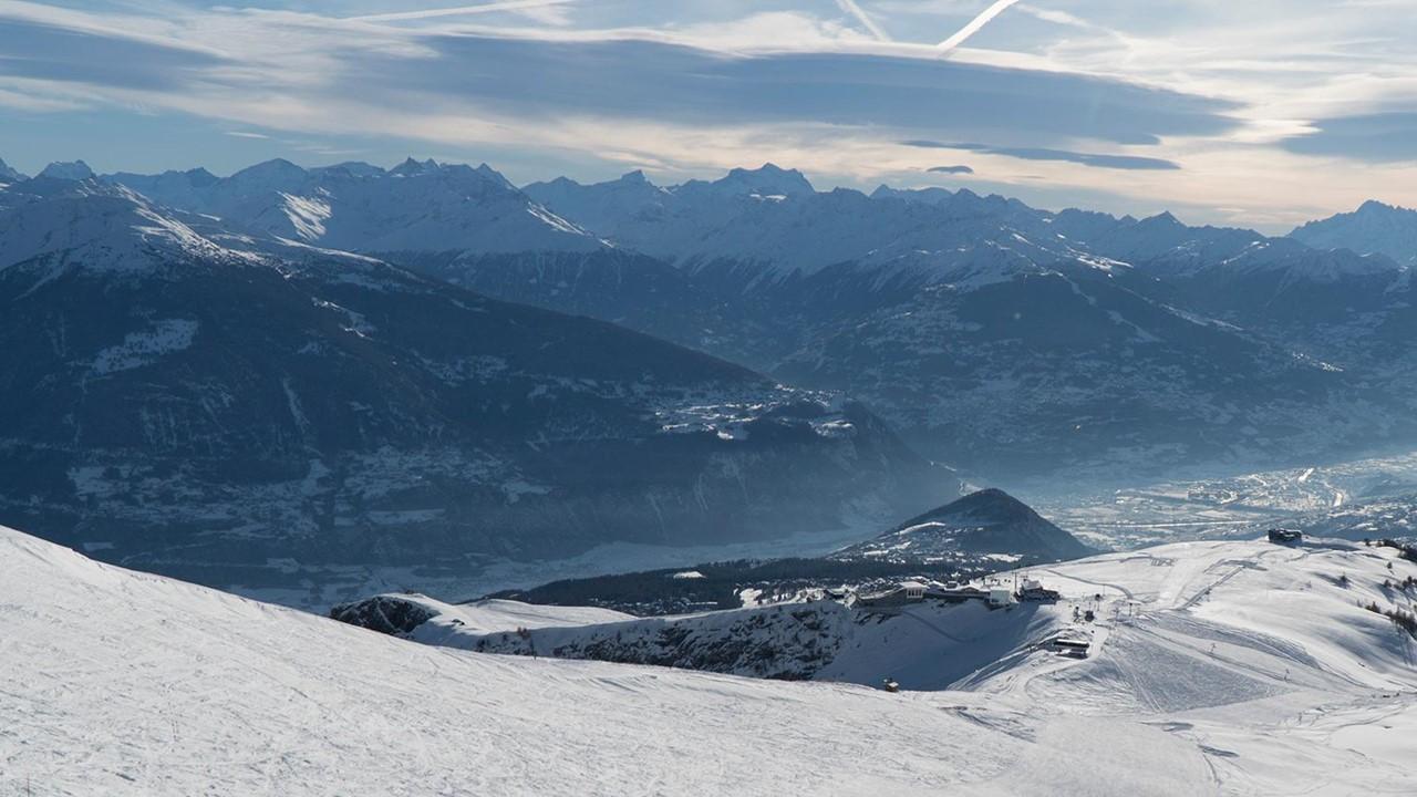 Vue de la vallée du Rhône depuis la station de Crans-Montana (VS) [crans-montana.ch]