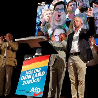 Andreas Kalbitz, le candidat principal de l'AfD pour l'élection au Brandenbourg, réagit aux premiers sondages de sortie des urnes, Werder, le 1er septembre 2019. [Reuters - Axel Schmidt]