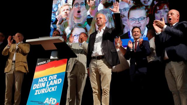 Andreas Kalbitz, le candidat principal de l'AfD pour l'élection au Brandenbourg, réagit aux premiers sondages de sortie des urnes, Werder, le 1er septembre 2019. [Reuters - Axel Schmidt]