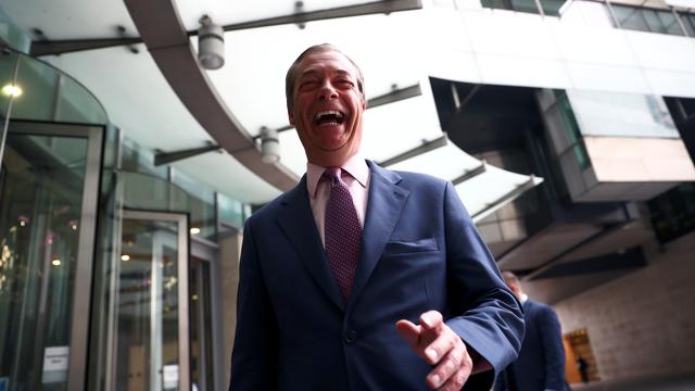 Nigel Farage savoure la victoire de son parti du Brexit aux européennes. [REUTERS - Hannah Mckay]