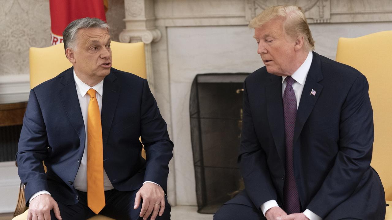 Le Premier ministre hongrois Viktor Orban a été reçu à la Maison Blanche. [Keystone - EPA/Chris Kleponis/POOL]