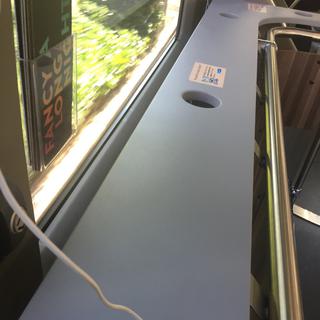 Zurich teste pendant un an des bus équipés de social desks. [RTS - Alain Croubalian]