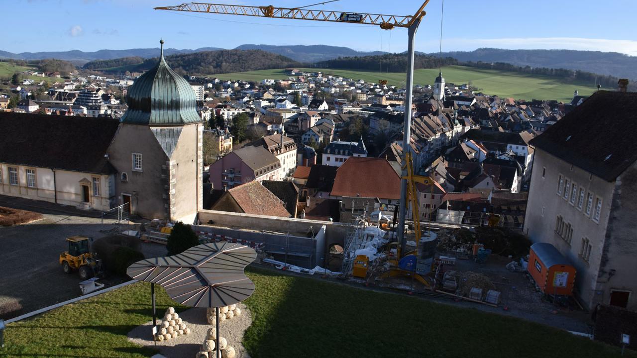 Les travaux au Château de Porrentruy vont coûter plus cher que prévu. [Keystone - Gaël Klein]