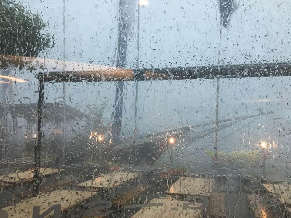 Ici, une photo de la tempête à la Société Nautique de Genève. [RTS - Hervé Borsier]
