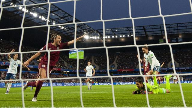 L'Angleterre et l'Argentine pendant la coupe du monde féminine de football. [EPA/Keystone - Peter Powell]