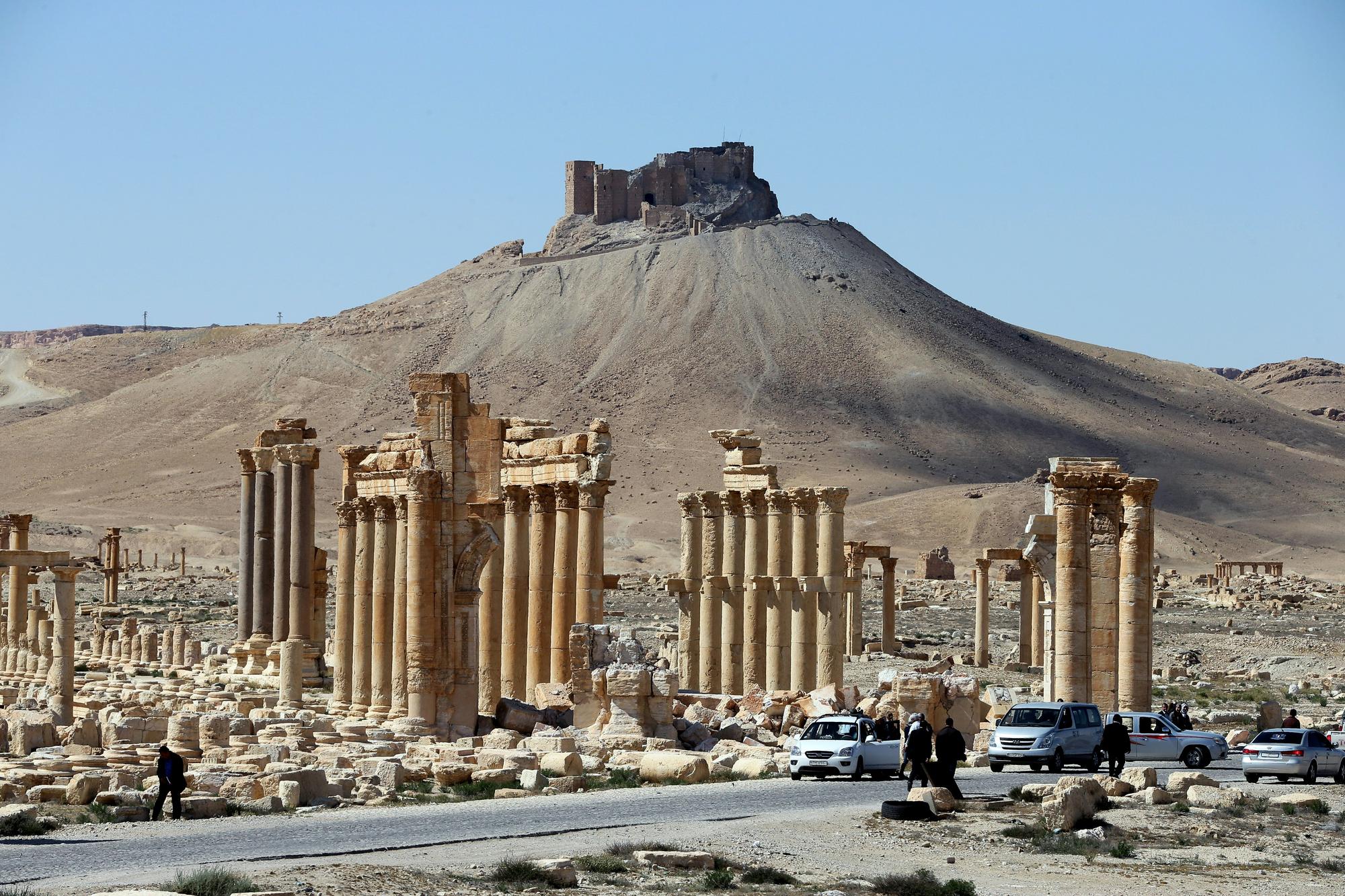 Les restes de l'Arc de Triomphe de Palmyre, photographiés le 31 mars 2016. [AFP - Joseph Eid]