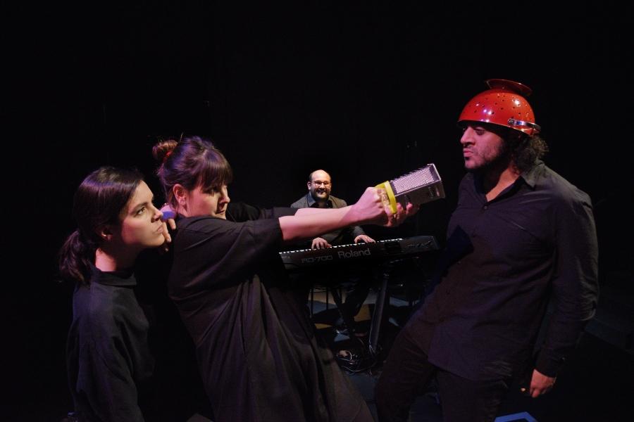 Le trio du spectacle "C'est tes affaires!" [Petit Théâtre - Philippe Pache]