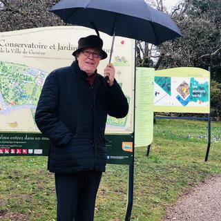 Dick Marty au jardin botanique de Genève. [RTS - Karine Vasarino]