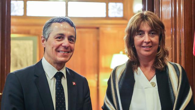 Le conseiller fédéral Ignazio Cassis avec Cecilia Bottino, présidente de la Chambre des représentants de l'Uruguay. [EPA/Keystone - Santiago Carbone]