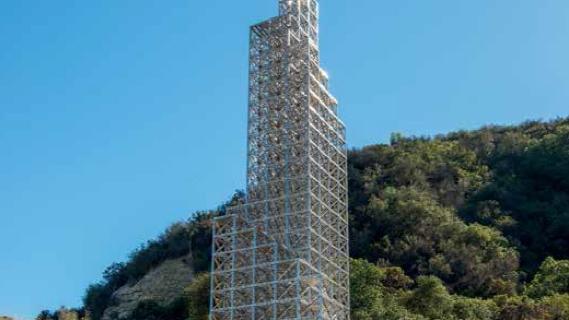 L'oeuvre "40 Foot Stepped Skyscraper" de Chris Burden exposée à ArtGenève. [Gagosian - Joshua White / JWPictures.com]