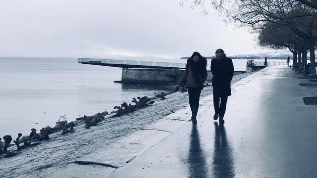 Karine Vasarino et Stephan Eicher au bord du lac de Neuchâtel. [Opus One - Aurélie Perrod]