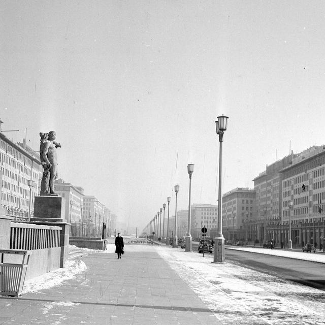 Berlin-Est (Allemagne), janvier 1954. [Collection Roger-Viollet]