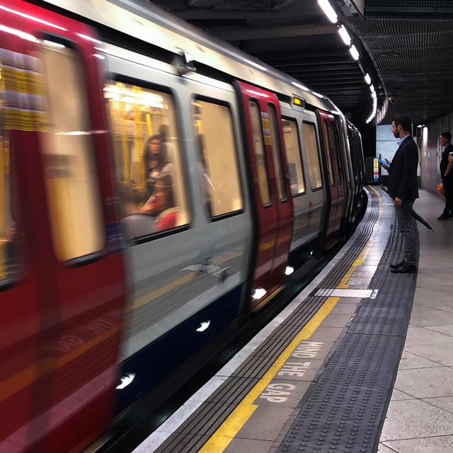 Le métro à Londres. [AFP - Alberto Pezzali / NurPhoto]