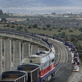 Les 4,5 milliards de francs prêtés par la Chine ont servi à financer une ligne ferroviaire. [Keystone/AP Photo - Ben Curtis]