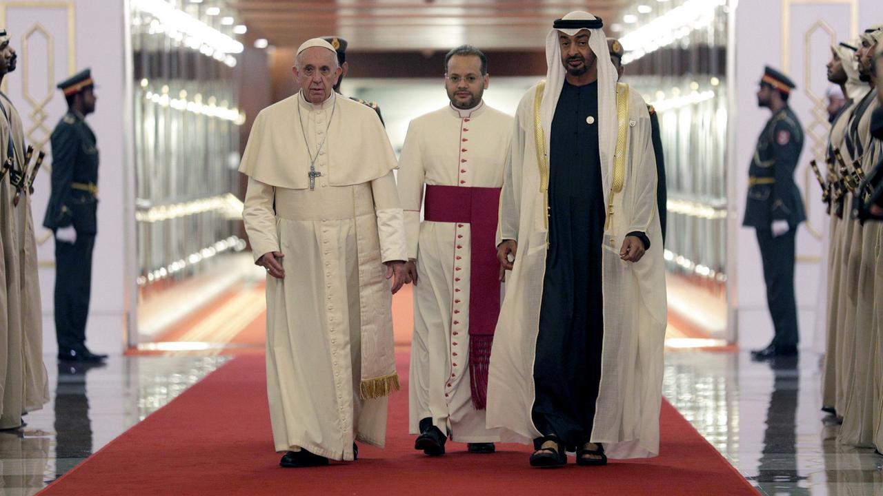 Le pape François à son arrivée aux Emirats arabes unis, le 3 février 2019. [Keystone - Andrew Medichini]
