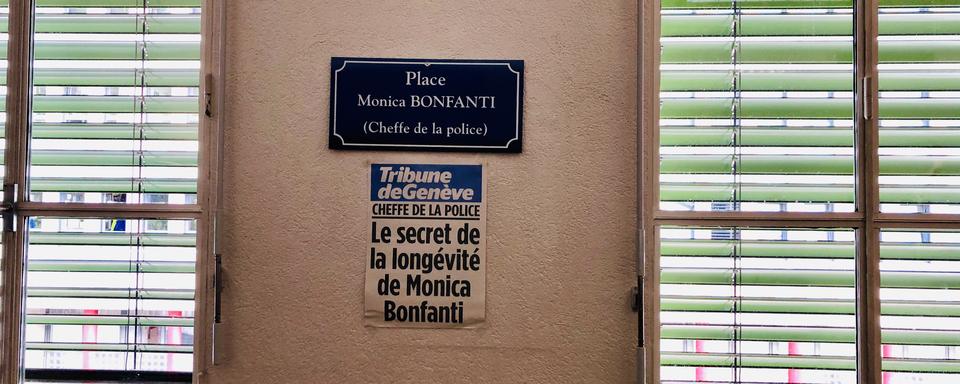 Panneau de la place Monica Bonfanti. [RTS - Kerine Vasarino]