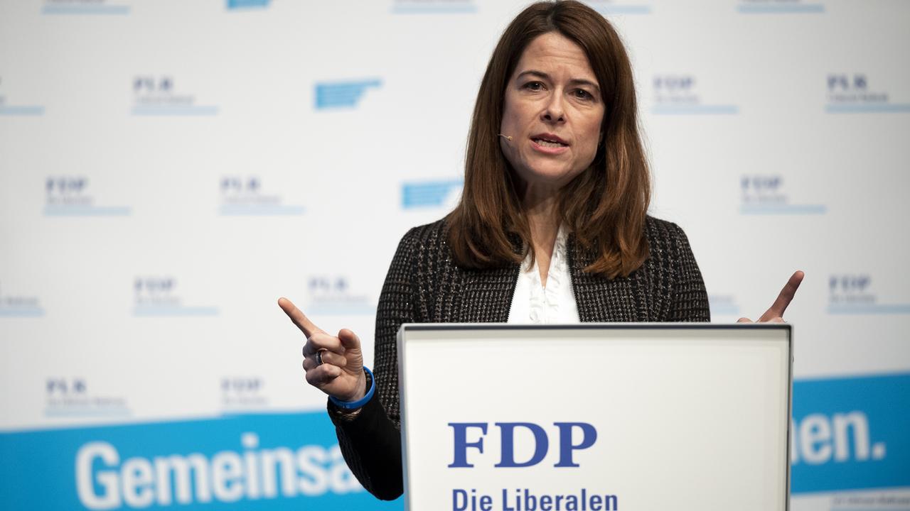 La présidente du PLR Suisse Petra Gössi lors de l'assemblée des délégués du 12 janvier 2019. [Keystone - Anthony Anex]