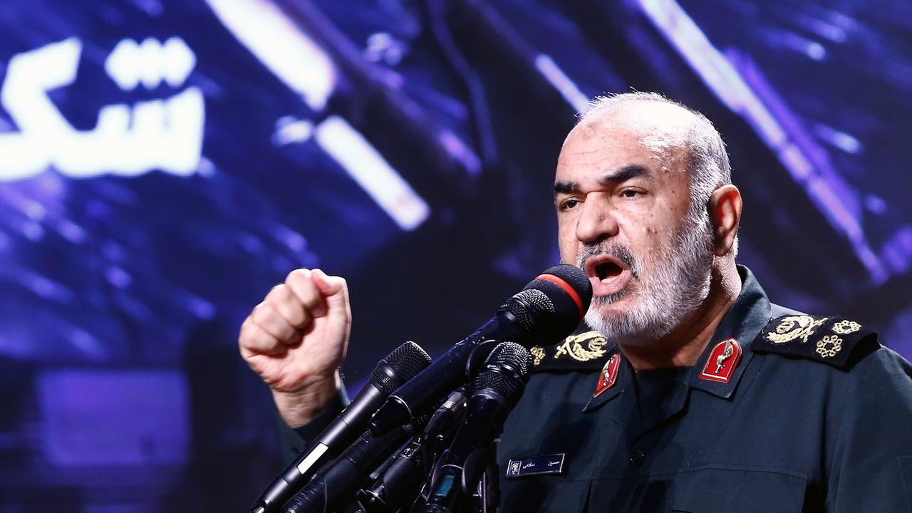 "Quiconque veut que sa terre devienne le principal champ de bataille, allez-y", a dit le général de division Hossein Salami en conférence de presse à Téhéran. [Keystone/epa - Abedin Taherkenareh]
