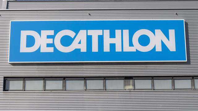 Un hijab devait prendre place dans les rayons français de Decathlon à la mi-mars. [Keystone - Martial Trezzini]