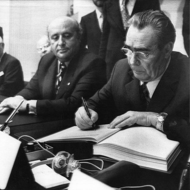Léonid Brejnev, secrétaire général du Parti communiste de l'URSS, ici en 1975 en Finlande. [Keystone/AP Photo]