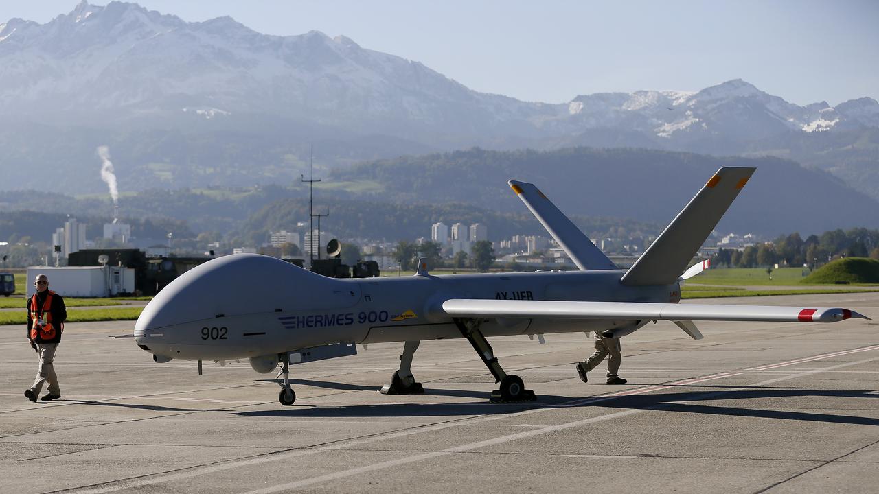 Un drone israélien Hermes 900 à l'aéroport d'Emmen, dans le canton de Lucerne. [Reuters - Pascal Lauener]