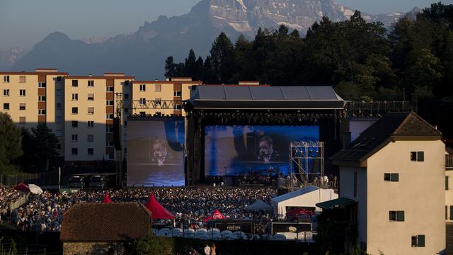 Le concert d'Elton John à Montreux s'est déroulé sous une chaleur de plomb. [Keystone - Jean-Christophe Bott]